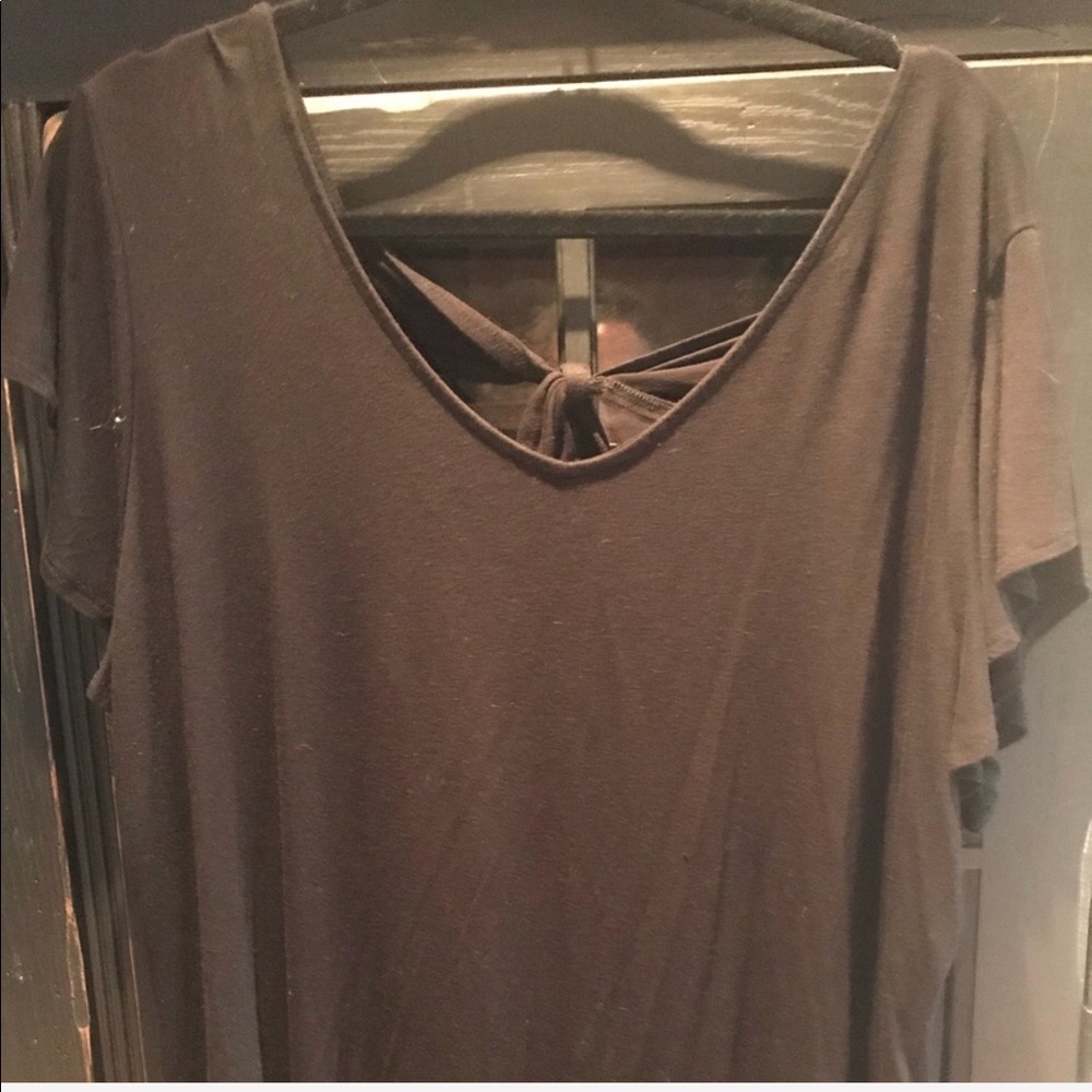 Black shirt sleeve flutter sleeve shirt